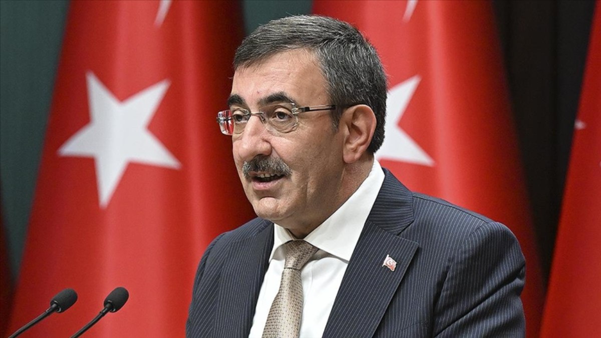 Cevdet Yılmaz: Atatürk’ü, İstiklal Mücadelesi kahramanlarını ve şehitleri andı