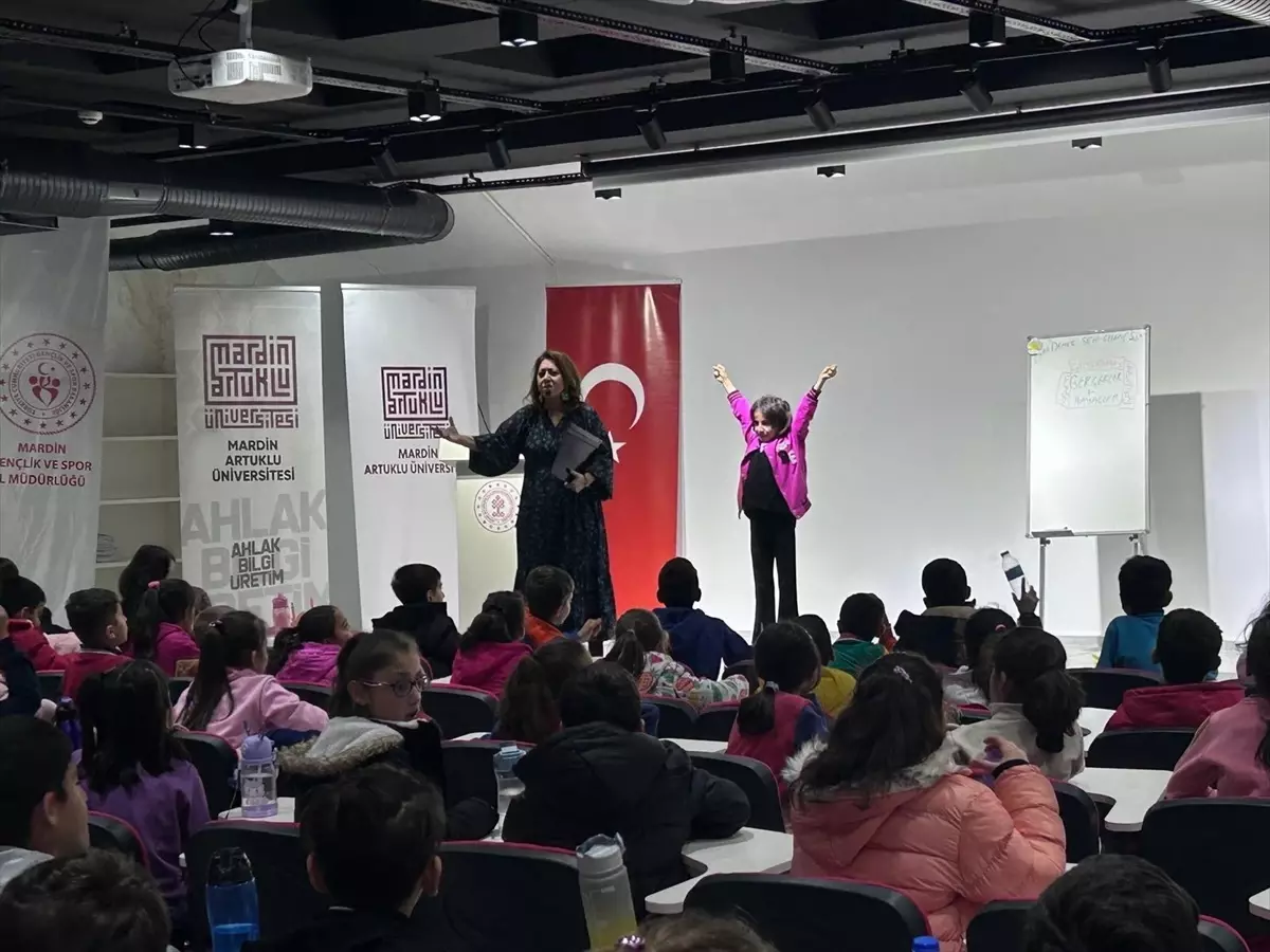 Tülin Kozikoğlu Mardin’de Öğrencilerle Buluştu